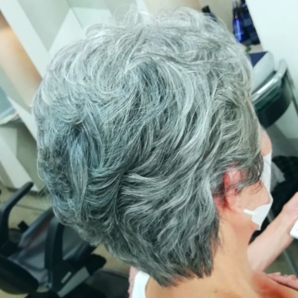 オススメ順 50代 グラデーションカラー ショートの髪型 ヘアスタイル 楽天ビューティ