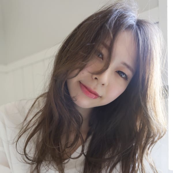 透明感セミディ◎縮毛矯正、ハイライト、インナーカラーも◎|manon hair design..