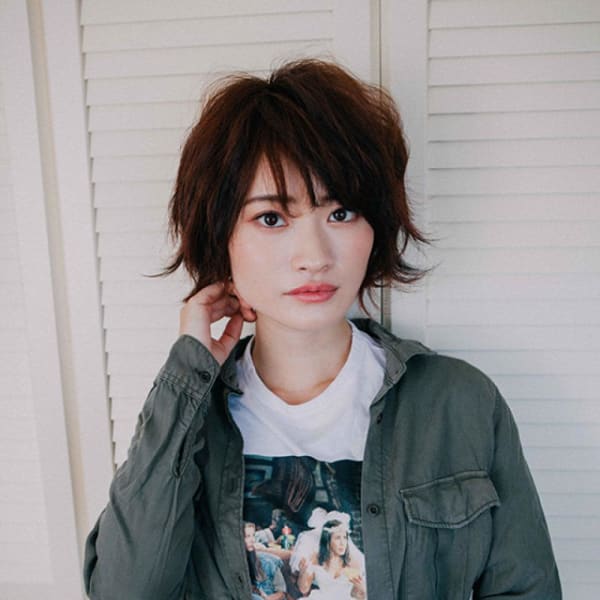レッド×外ハネショート