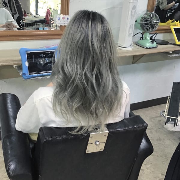 ホワイティグレーカラー