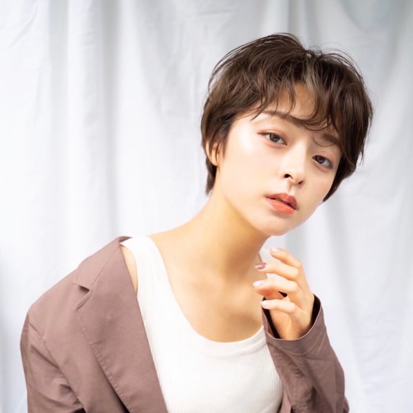 《中目黒サロンe's》耳かけも可愛いくせ毛ショート【佐久間】