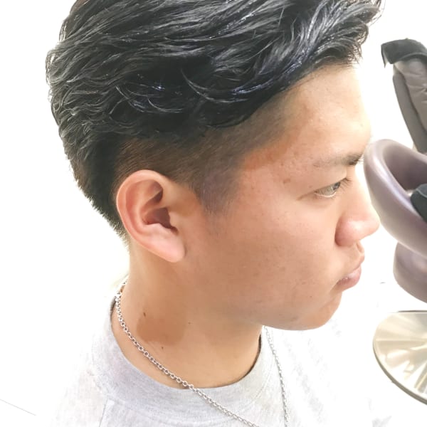 【QUALIS】さわやかツーブロックビジネススタイル