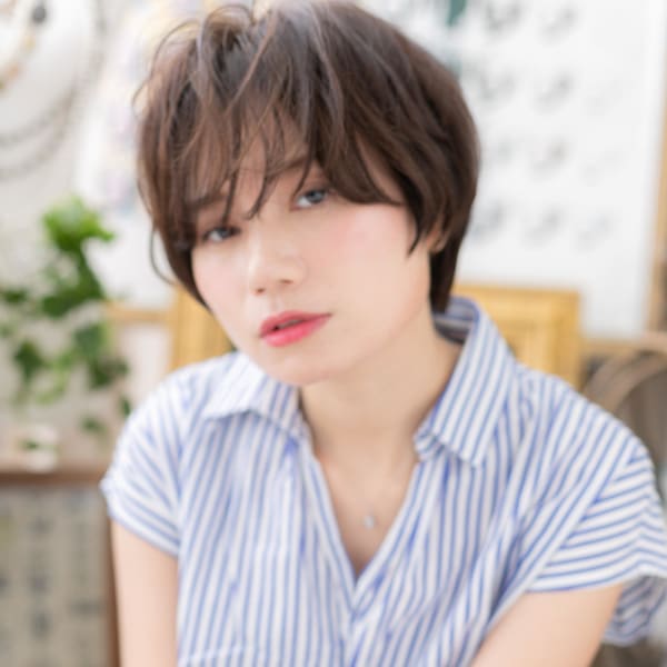 黒髪も◎外国人風ニュアンスカラーショート 無造作パーマ