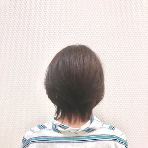 外ハネ/前下がり/ショートボブ/小顔/ショート/アッシュ