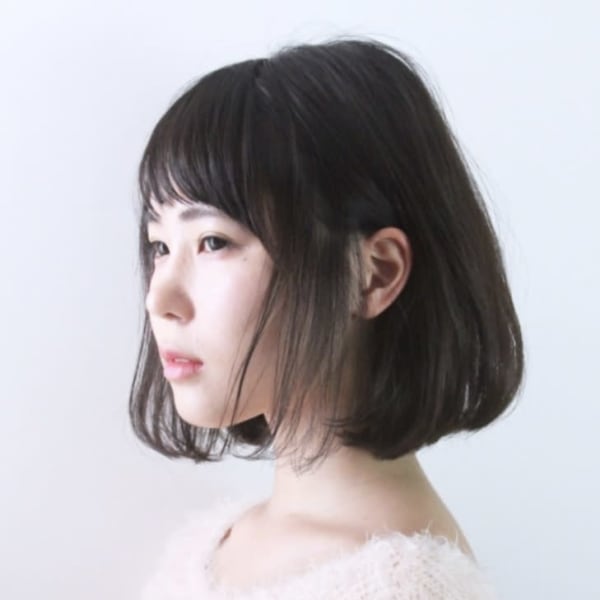 大人かわいい黒髪小顔ナチュラルワンレンボブ