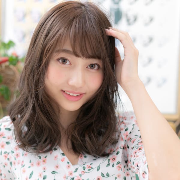 斜めバングくせ毛風無造作パーマローライト ダークカラー