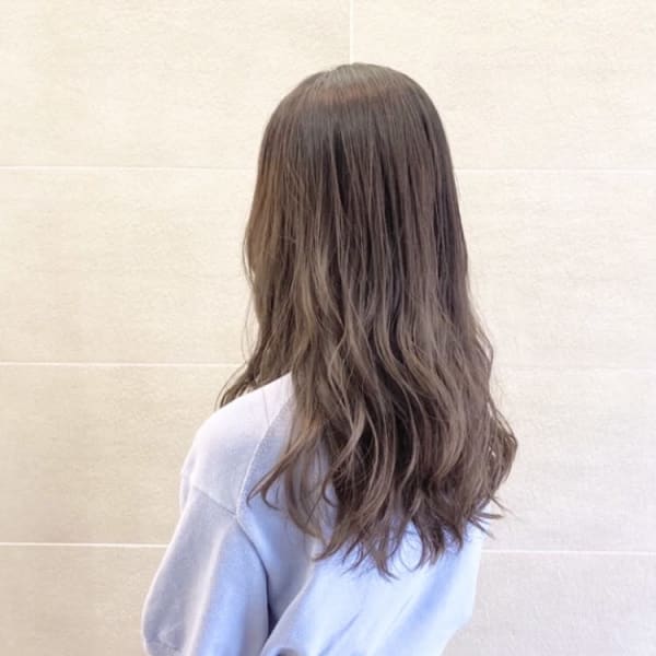 ナチュラル×グレージュ【片岡美里】|BONECCA鶴見/髪質改善/白髪ぼかし/ハイライト
