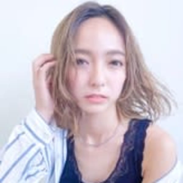 安田ひかり La Bless Grandsalon梅田 ラ ブレス グランサロンウメダ のスタッフ 美容院 美容室を予約するなら楽天ビューティ