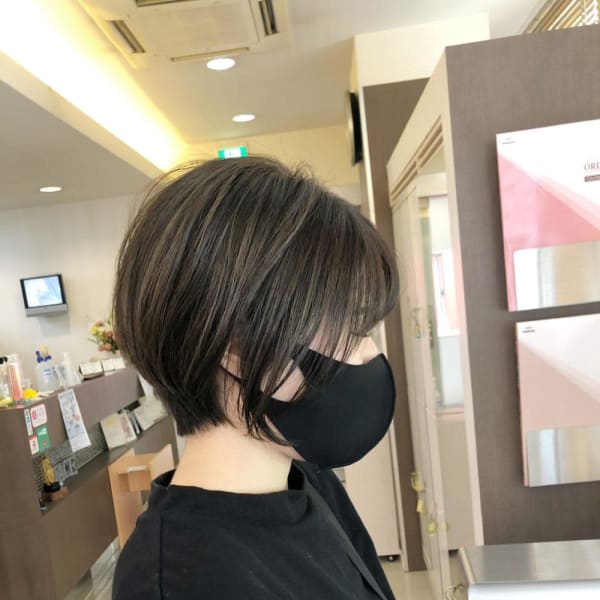 コンパクトショートボブ×細ハイライト