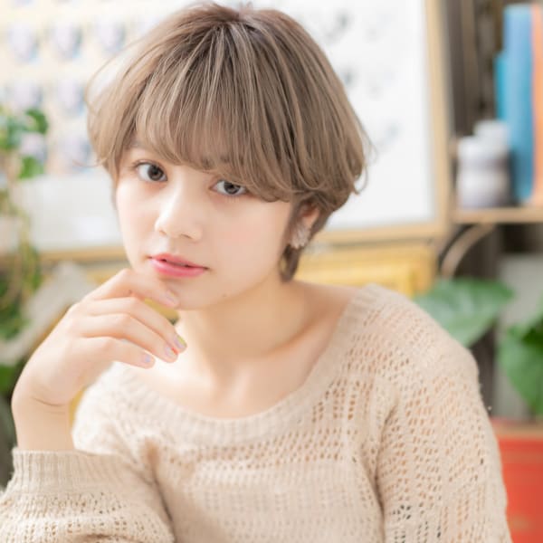 外国人風シアーベージュ小顔マッシュウルフ　ホワイトベージュ