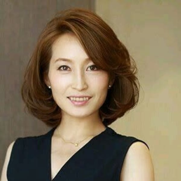 クラシカルなエレガント内巻きボブ