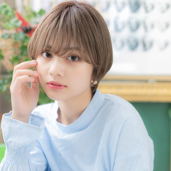 ミルキーベージュで外国人風小顔セシルカット　オリーブベージュ