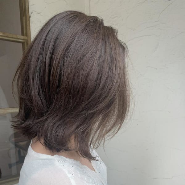 カーキグレージュ