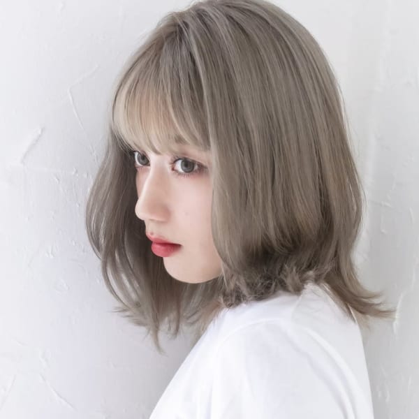 ハイトーングレージュミルクティーベージュ愛され大人ボブ