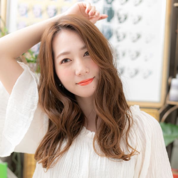 アシンメトリー外国人風フリンジウェーブ　抜け感ヘア