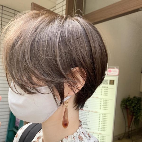 大人かわいいハンサムショート+細ハイライト