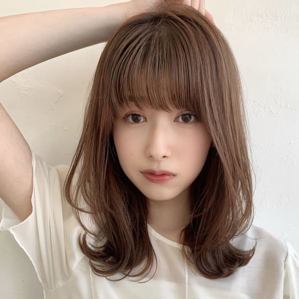 くびれセミディ　レイヤーカット