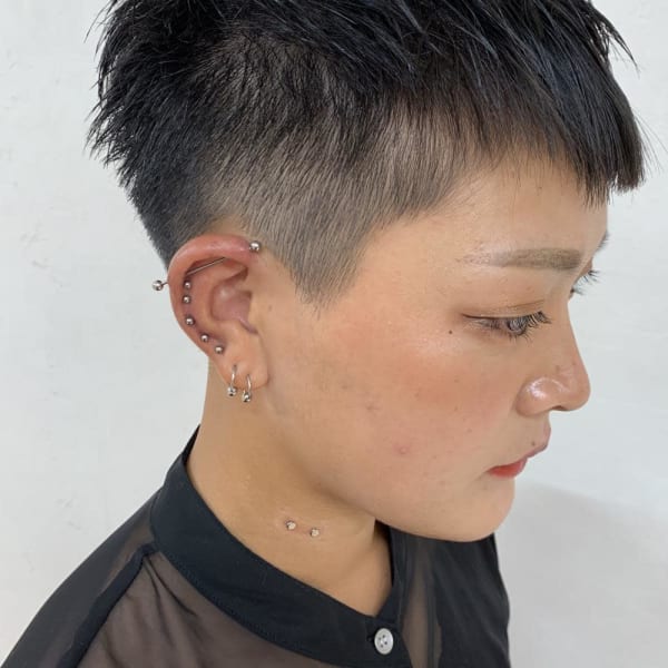 Lia＆伊藤夏海 個性派刈り上げ女子◎