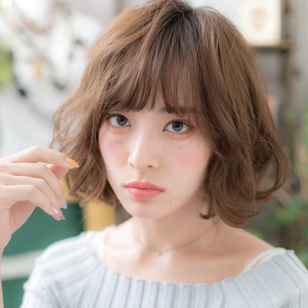 外国人風無造作パーマ小顔ラブゆるふわミディ ベージュ系カラー