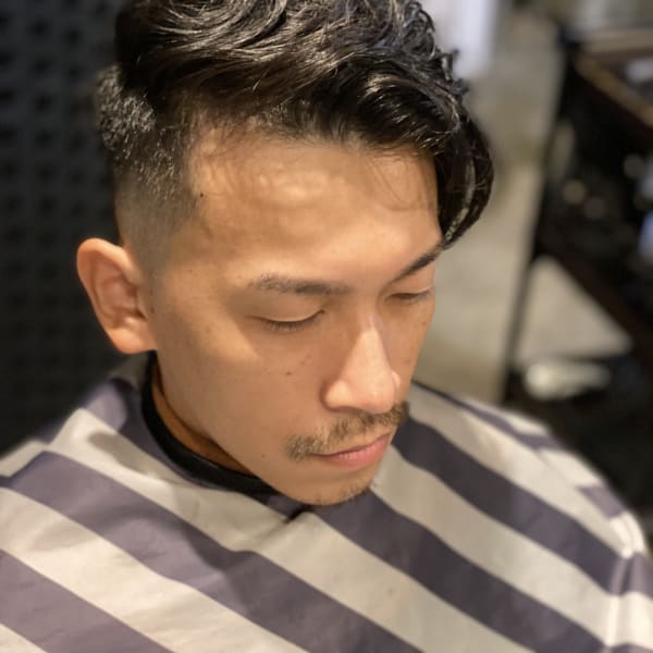 スキンフェード ベリーショートスタイル Bar Ber Shop Regalo バーバーショップレガロ のヘアスタイル 美容院 美容室を予約するなら楽天ビューティ