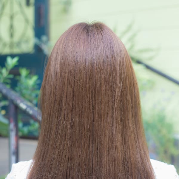 思わず触れたくなるようなサラツヤストレート