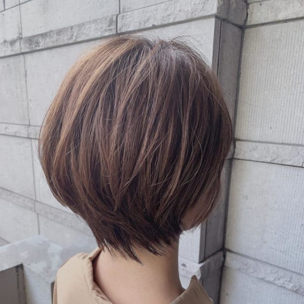 大人かわいい小顔に見せるひし形ショートボブヘア