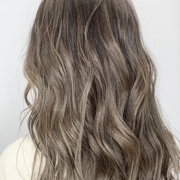 【LI.G fukuoka】フォギーベージュハイライトデザイ