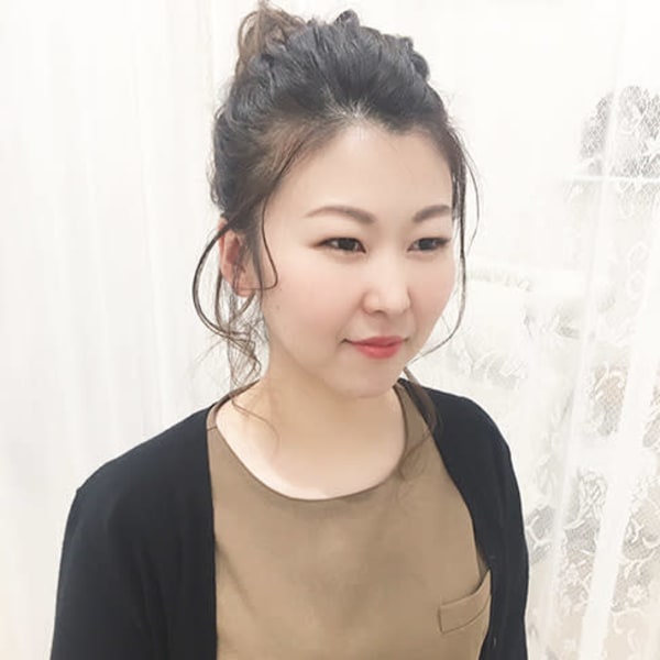 Relax&Beauty Salon GLOW【リラックスアンドビューティーサロングロー】のスタッフ紹介。ヨネヤマ ユキ