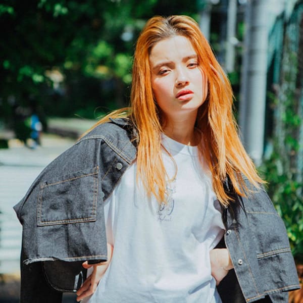 流行りのオレンジグラデーション