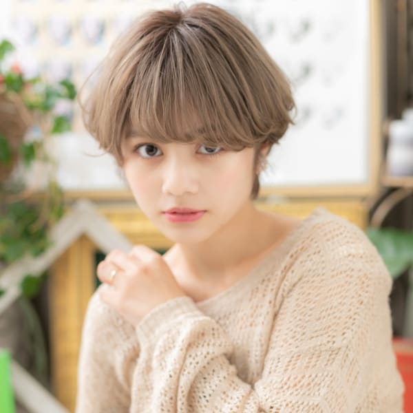 外国人風シアーベージュ小顔マッシュウルフ くせ毛ショート