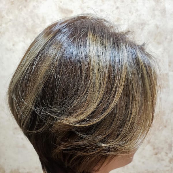 ショートボブ×ハイライト|Anphi 新杉田