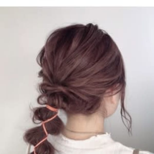 ピンクカラー×革紐アレンジ