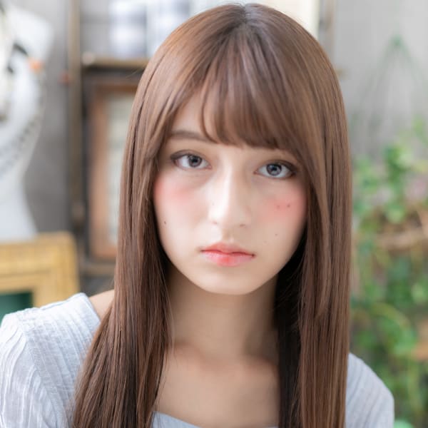 黒髪も◎大人かわいいローライトストレート　ベージュ系カラー