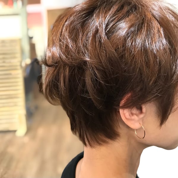 動きのあるショートスタイル