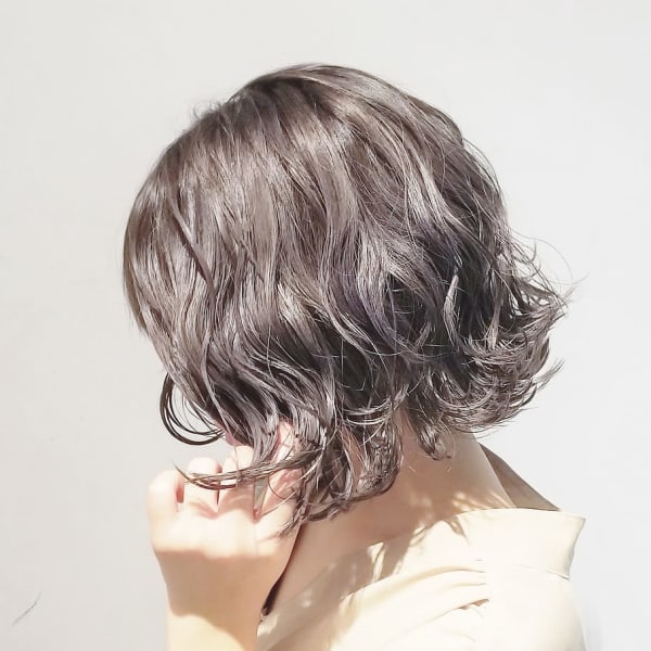 外ハネグレーアッシュ