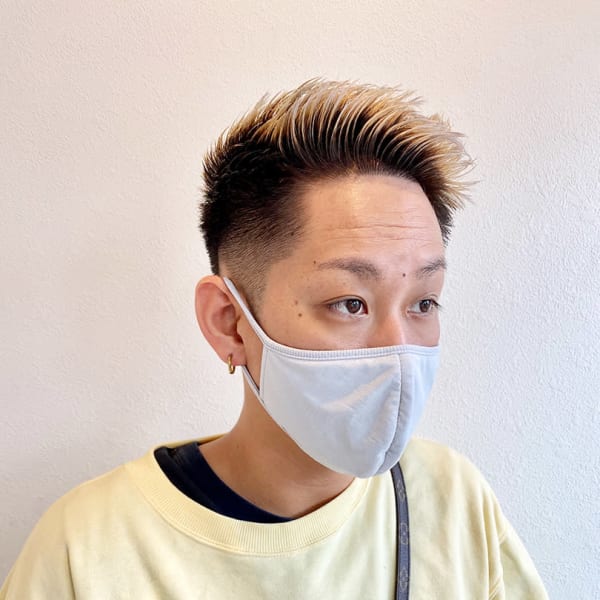 フェードカット×メンズハイトーンカラー