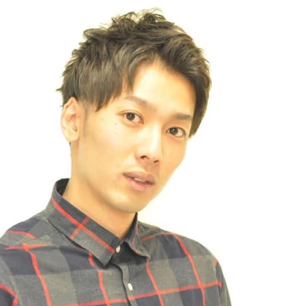 ツーブロック/カジュアル/アップバングスタイル