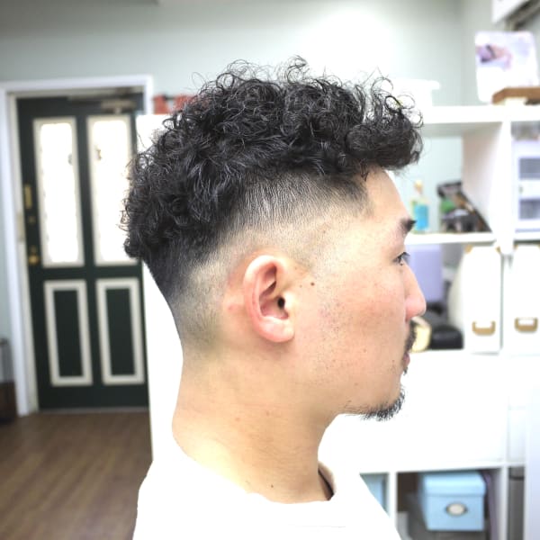 4ページ目 メンズのオススメ順 パーマ カール ベリーショートの髪型 ヘアスタイル 楽天ビューティ