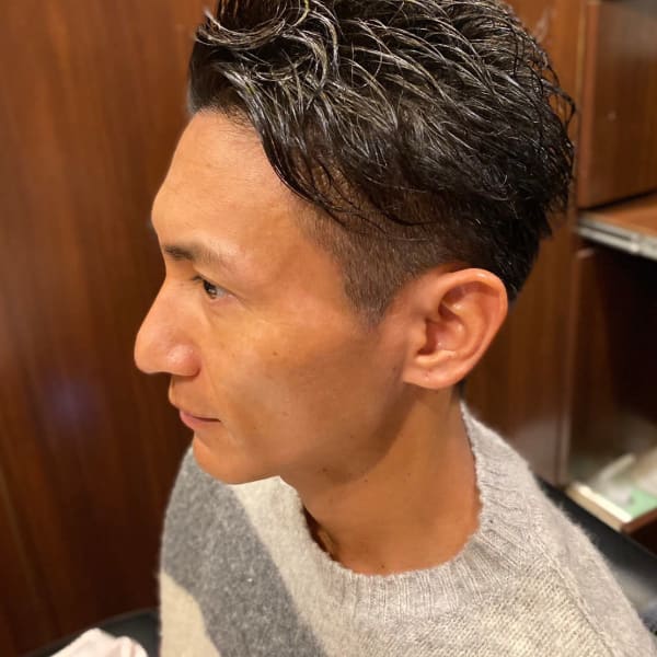 ツーブロック爽やかショート