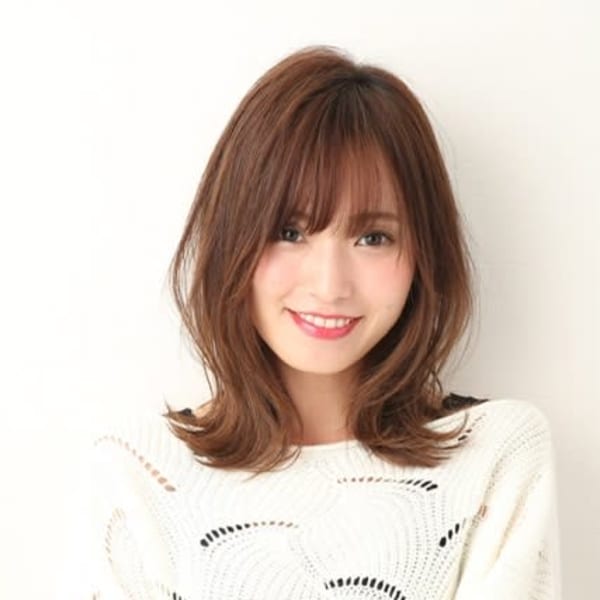 色気漂う外ハネミディ|INSOLITE BEAUTE