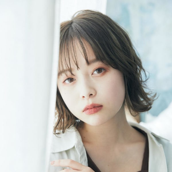 色っぽいくびれに外ハネをプラスしてこなれ感を