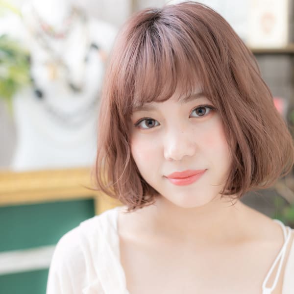 大人かわいいAラインピンクベージュ小顔ロブ くすみカラー