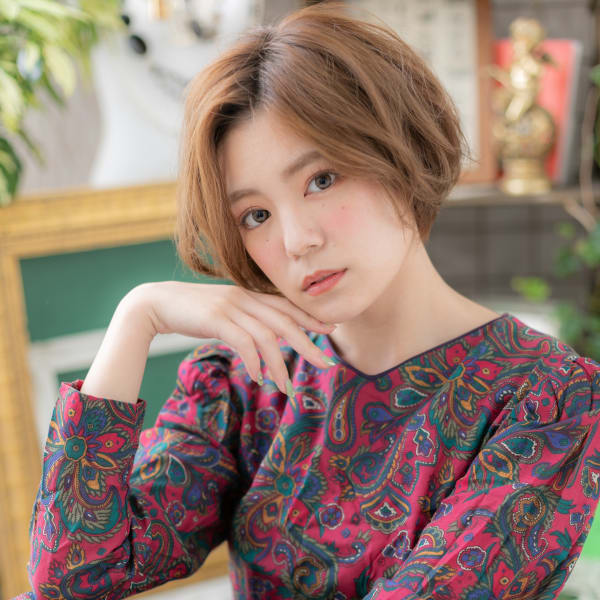 アシンメトリー大人ボブで外国人風グラマラス ミニボブ