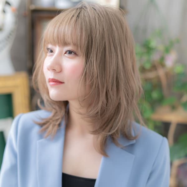 くせ毛風カール外国人風ミルクティーベージュ シースルー