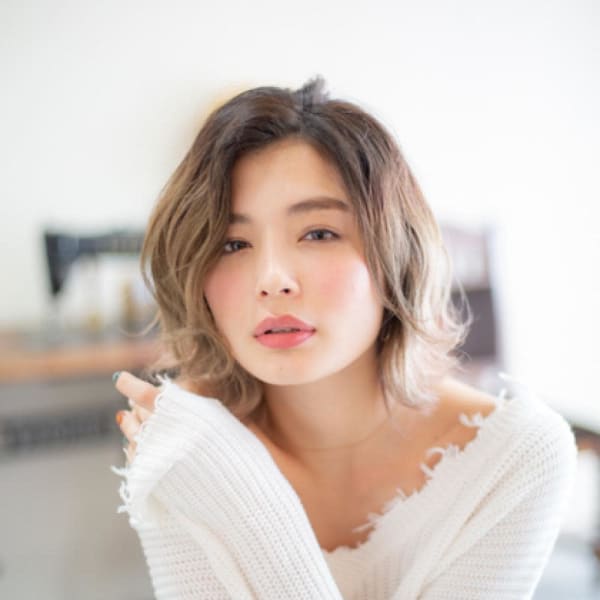ラフな外ハネレイヤーボブ