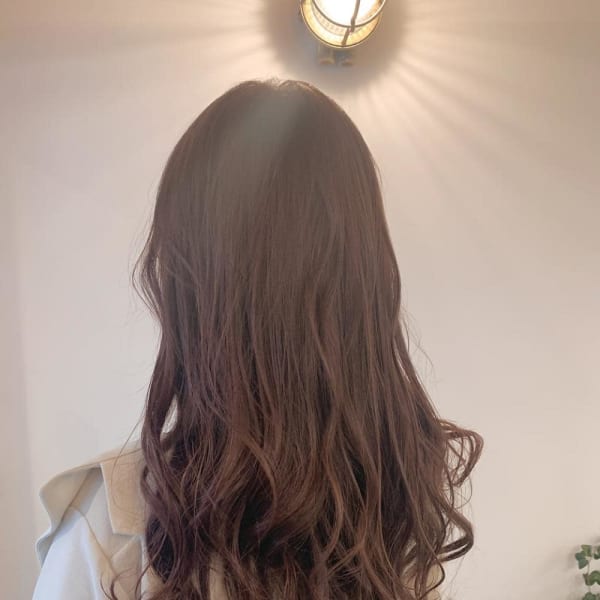 ピンクベージュのナチュラルロングヘアスタイル☆