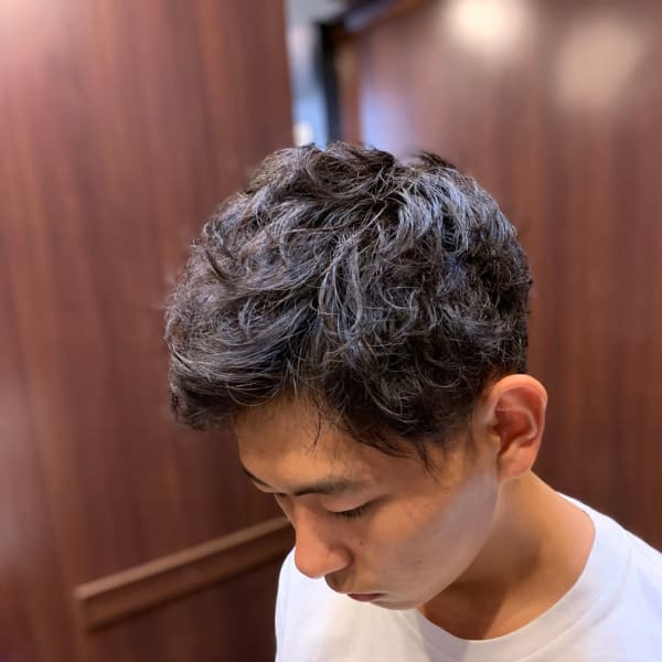 【メンズのオススメ順】パーマ/ビジネス/ミディアムの髪型・ヘアスタイル 楽天ビューティ