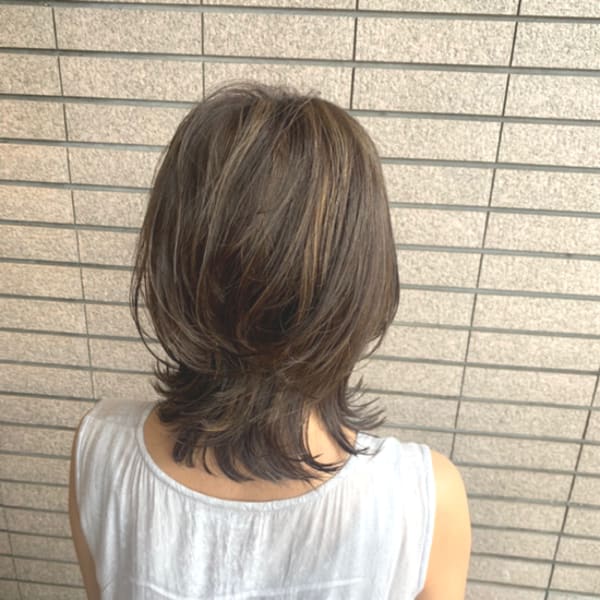 ミディアム×グレージュ×ハイライトカラー