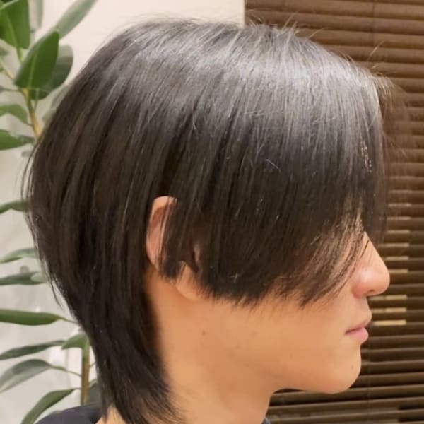 黒髪マッシュウルフ