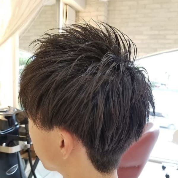 ツーブロック刈り上げマッシュレイヤースタイル